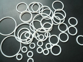 焦げ付き防止 PTFE リング、管付属品 -180 の °C - 260 °C のための 2.30 g/cm の ³ PTFE の O リング サプライヤー